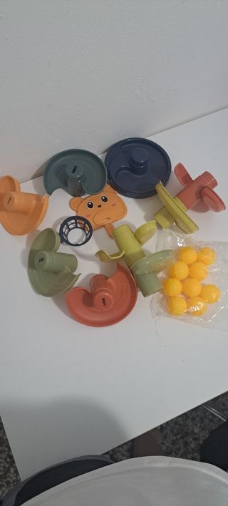Juguete tobogan con pelotas