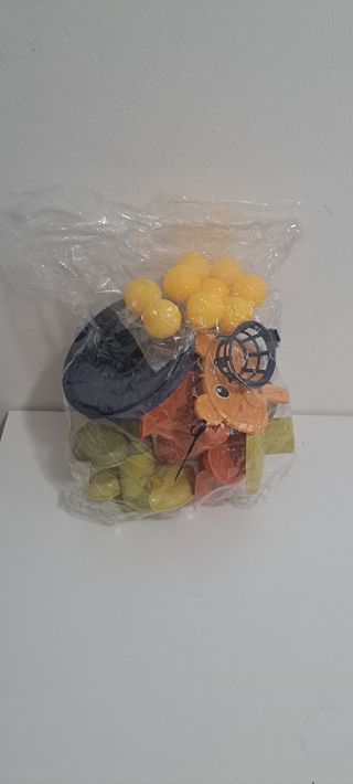 Juguete tobogan con pelotas