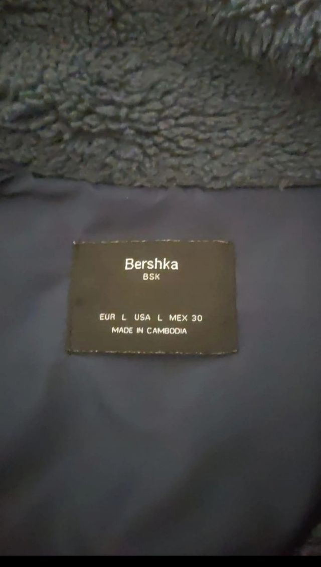 Giacca in pelliccia Bershka