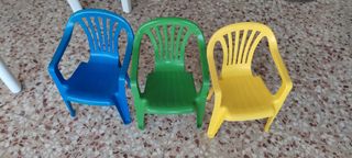 3 sillas resina niño