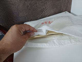 Cartera de mano Guess