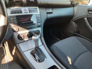 Mercedes-Benz Clase C 2005
