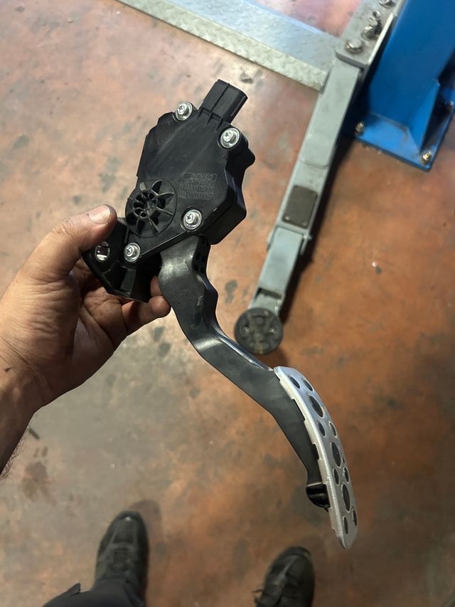 Acelerador electrónico subaru impreza sti 2005-14