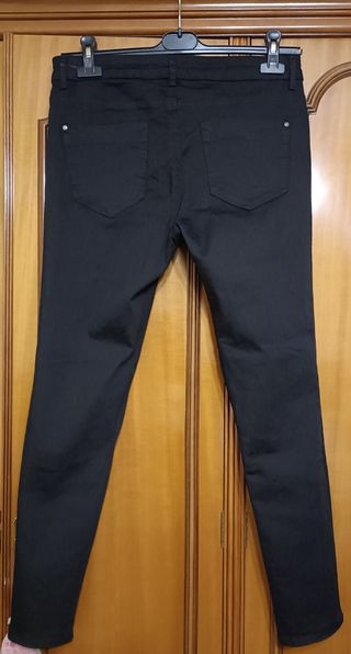 Pantalón negro zara. Loneta