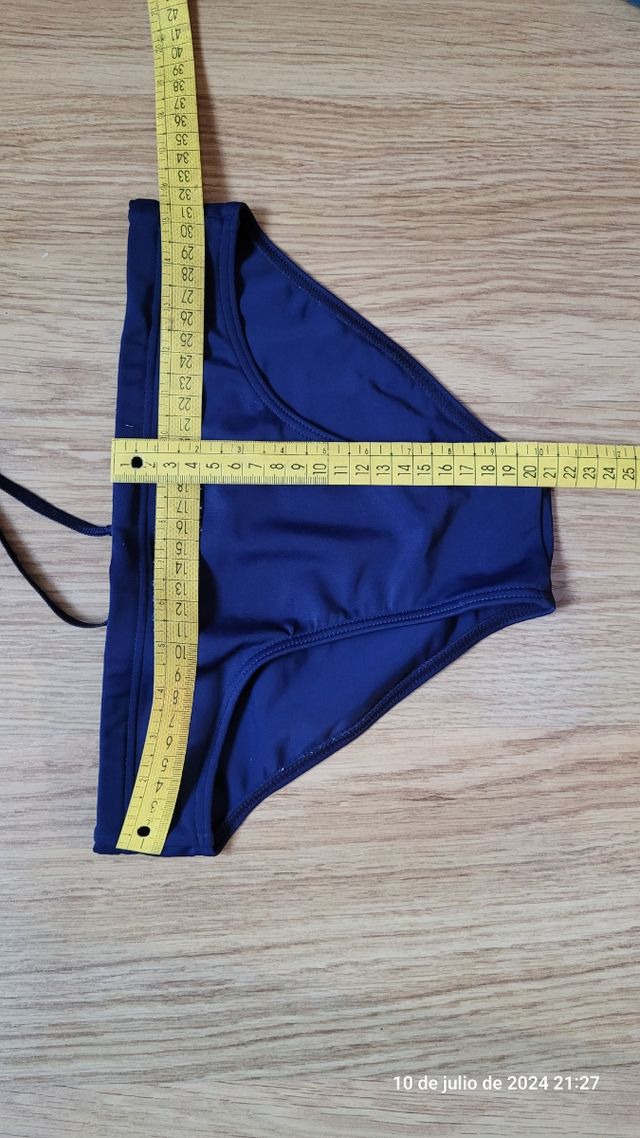 Bañador Arena azul t:9años.Regalo bañado