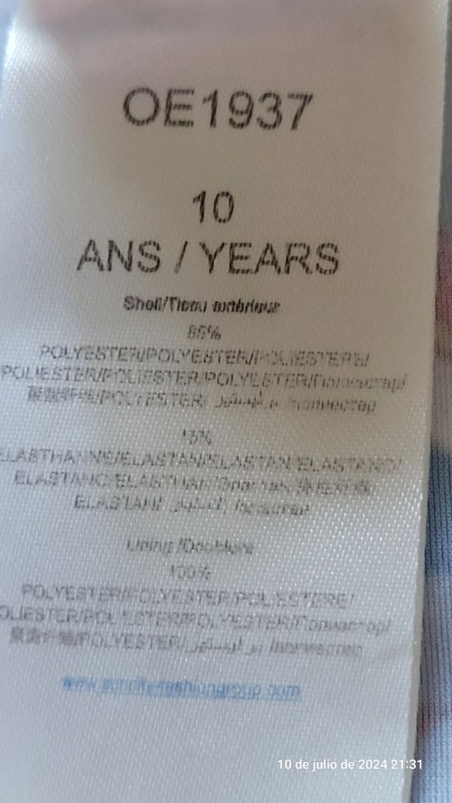 Bañador Arena azul t:9años.Regalo bañado