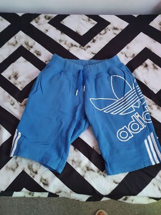 Pantalón y chaleco Adidas corto