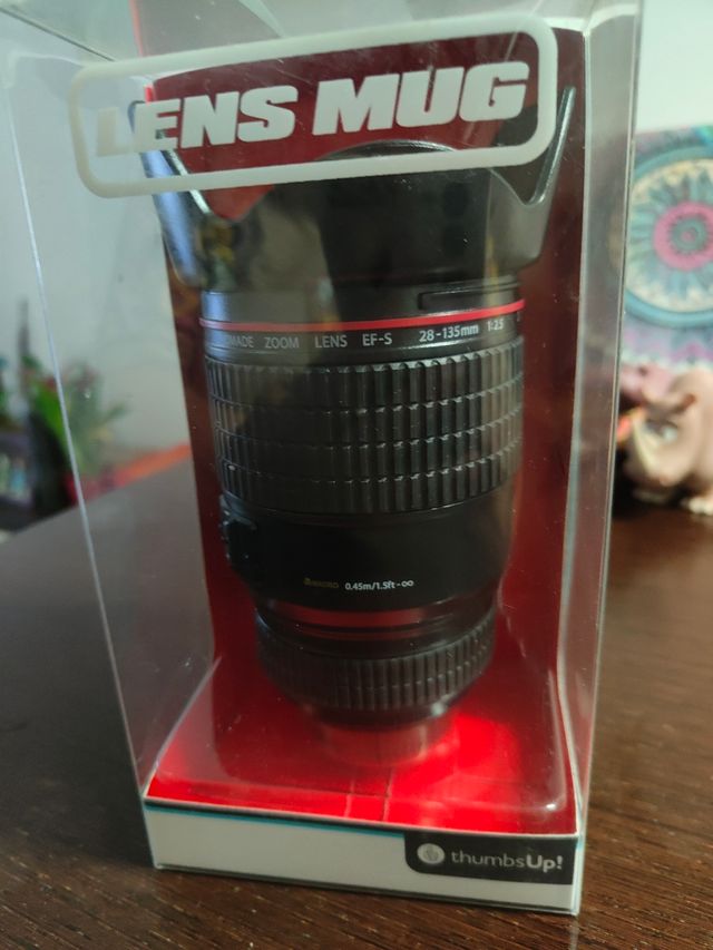 Taza con forma de objetivo