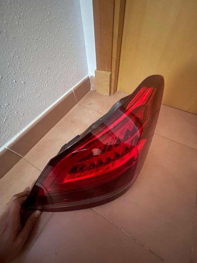 Piloto Faro trasero derecho Clase C Mercedes