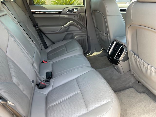 Porsche Cayenne 3.0 diesel, nacional, libro