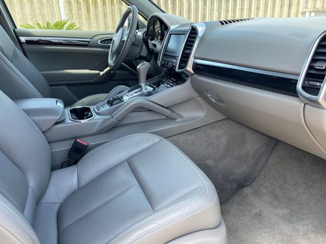 Porsche Cayenne 3.0 diesel, nacional, libro