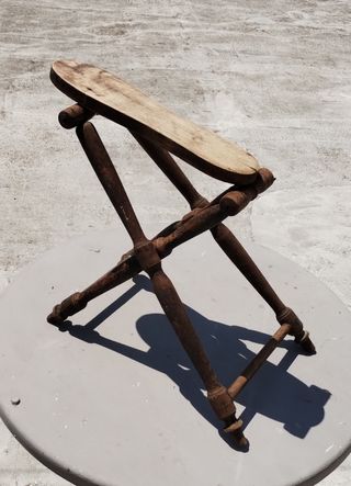 Poggiapiedi antico da lustrascarpe