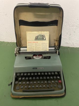 Máquina de Escribir - Olivetti Lettera 32