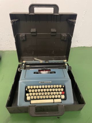 Máquina de escribir - Olivetti Studio 46