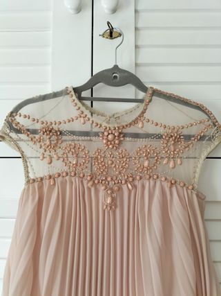 Vestido fiesta con bordado y abalorios 