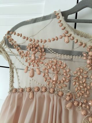 Vestido fiesta con bordado y abalorios 