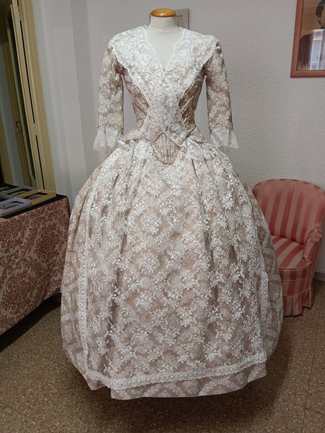 CHOLLO, traje de fallera COMPLETO