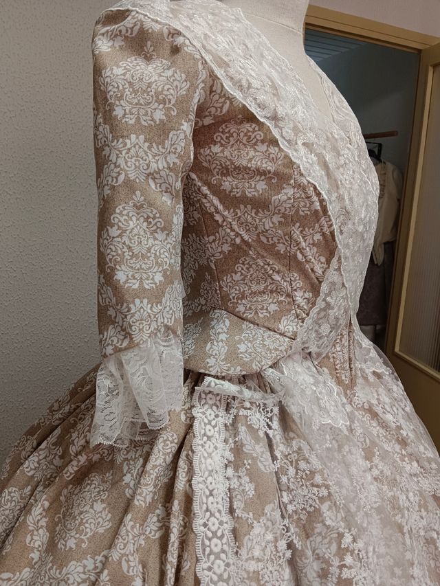 CHOLLO, traje de fallera COMPLETO