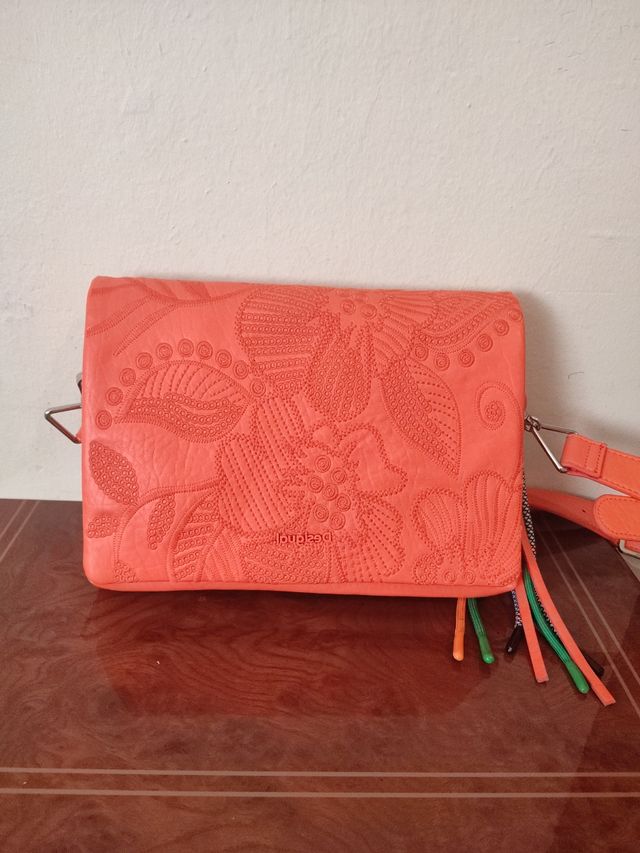 Bolso desigual nuevo