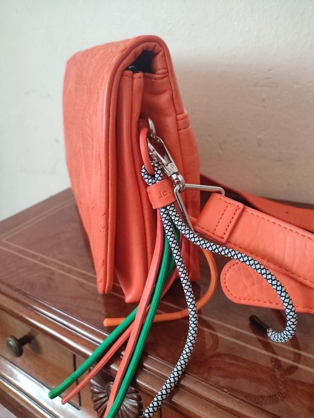 Bolso desigual nuevo