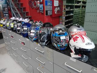 Casco de carbono moto en liquidación