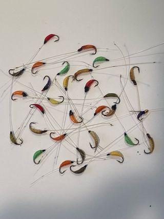 N.30 larve artificiali per pesca a mosca