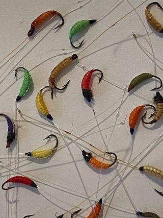 N.30 larve artificiali per pesca a mosca