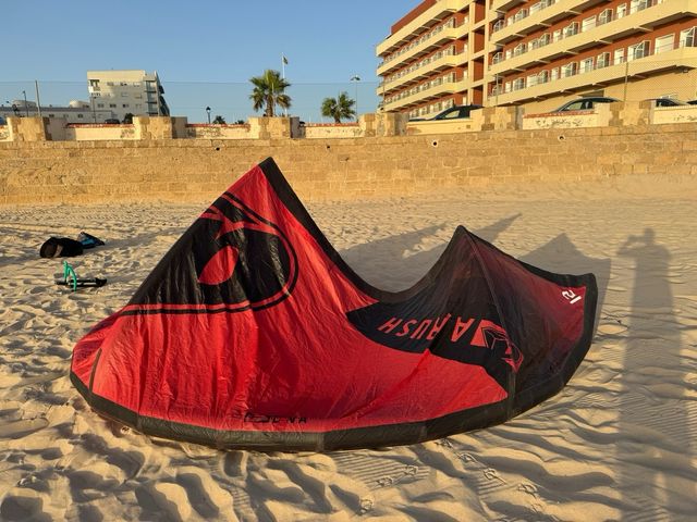 Aquilone da kitesurf Airush DNA 12 metri
