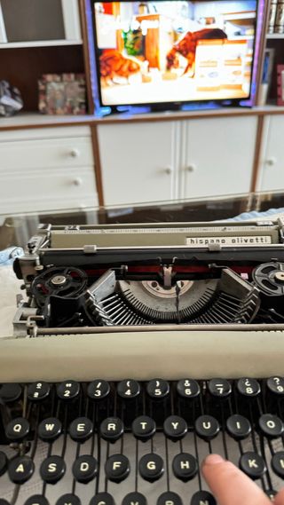 Maquina de escribir antigua