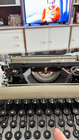 Maquina de escribir antigua