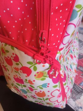 Mochila escolar de niña