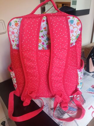 Mochila escolar de niña