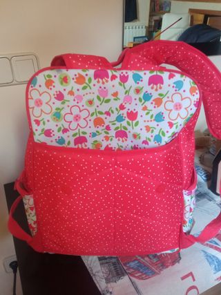 Mochila escolar de niña