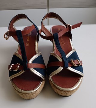Zapatos mujer 37 piel y tacón cuña