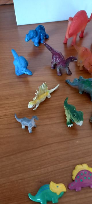 Dinosauri assortiti 