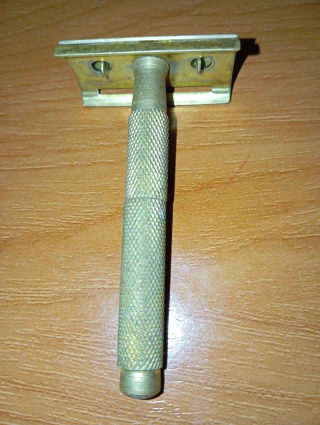Cuchilla afeitar antigua