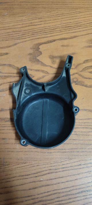 Antiguo protector de tapa embrague Honda.