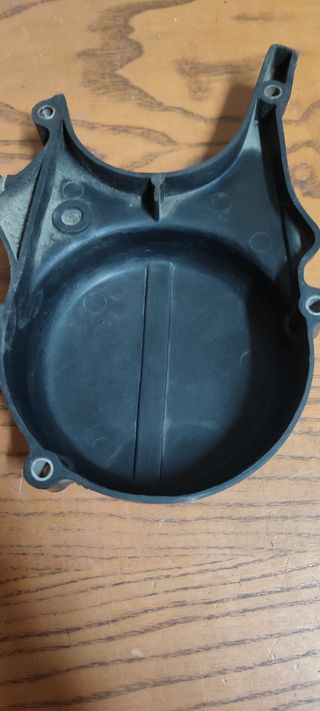 Antiguo protector de tapa embrague Honda.