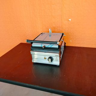 🔲 Grill Eléctrico Industrial - 26 cm