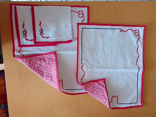 2 Manteles individuales hechos a mano