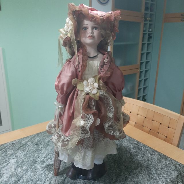 Bambola fine porcellana