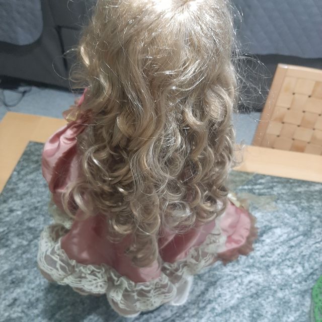 Bambola fine porcellana