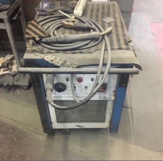 urge lote mesa metalica y soldadura.