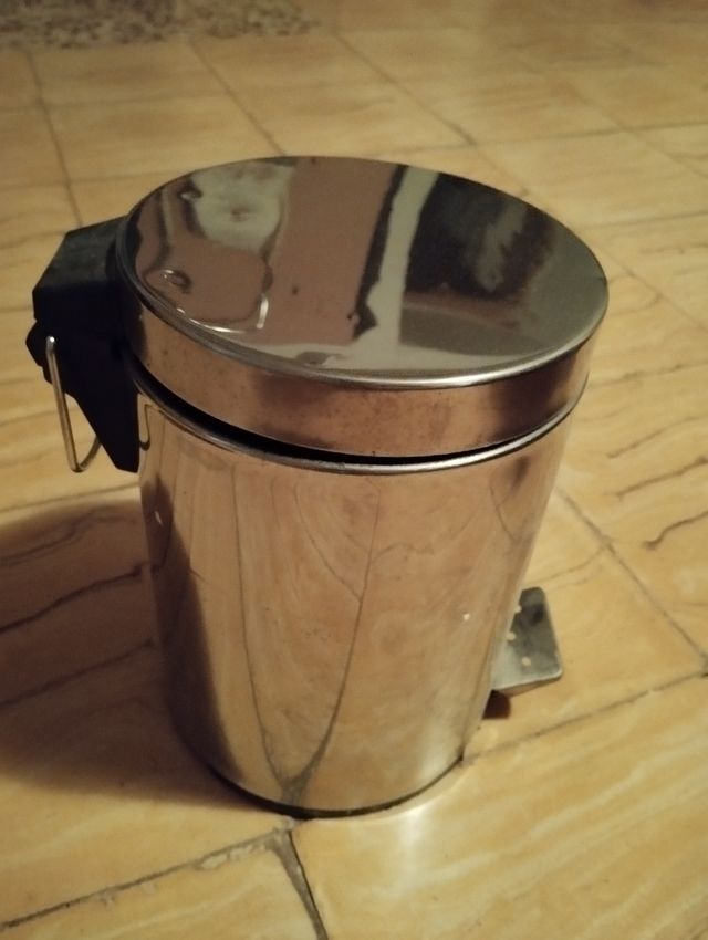 Papelera pequeña