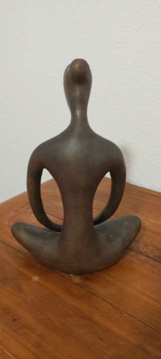 Figura de bronce