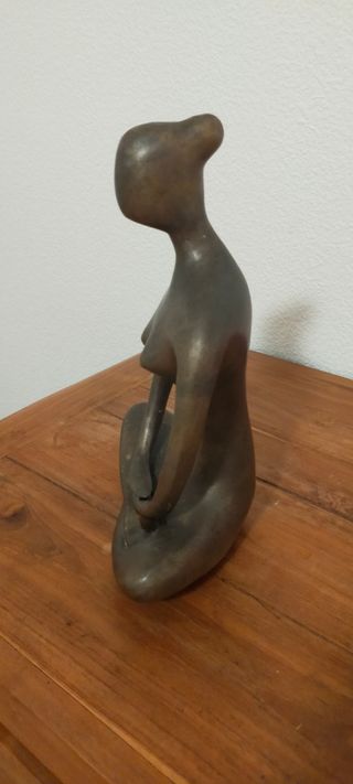 Figura de bronce