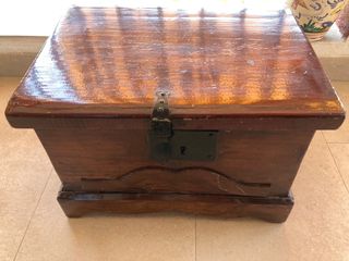 Arca de madera (joya antigua) caja castellana