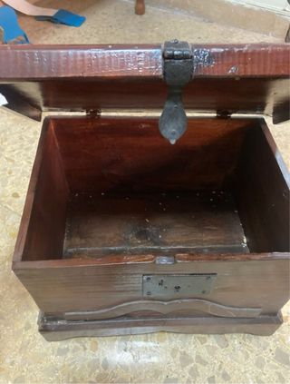 Arca de madera (joya antigua) caja castellana