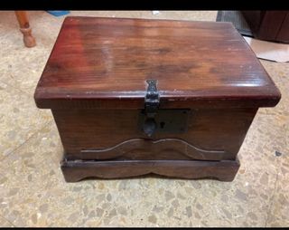 Arca de madera (joya antigua) caja castellana