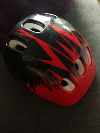 Set de Protecciones patinaje 2xs, casco